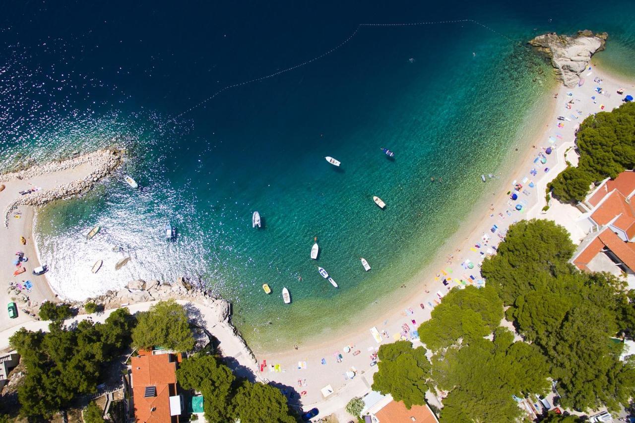 Rooms With A Parking Space Brela, Makarska - 17281 Экстерьер фото