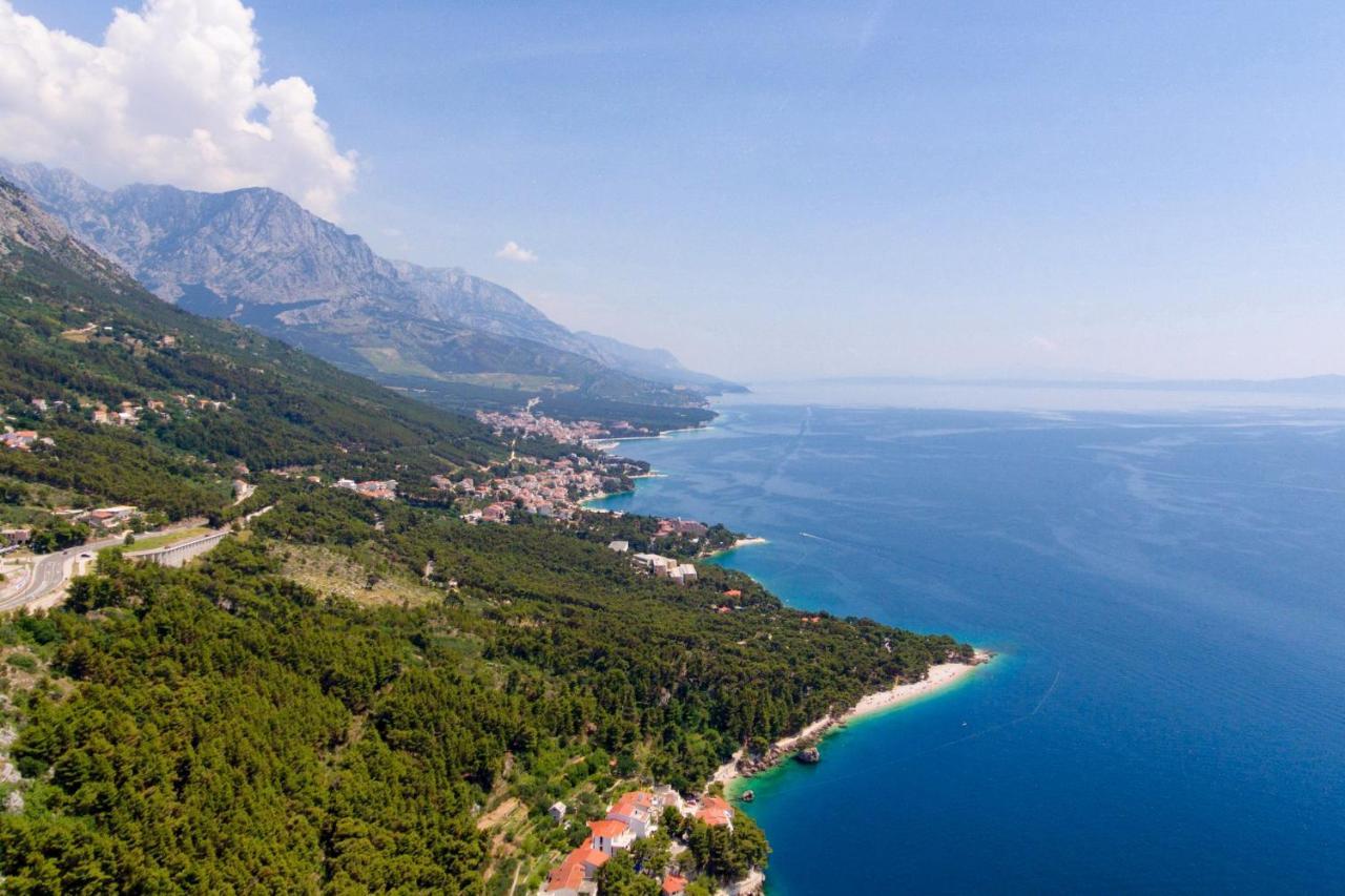 Rooms With A Parking Space Brela, Makarska - 17281 Экстерьер фото