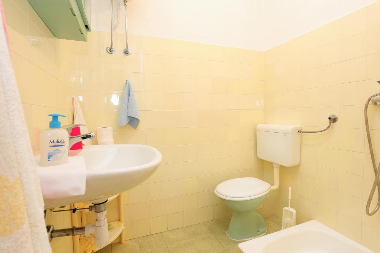 Rooms With A Parking Space Brela, Makarska - 17281 Экстерьер фото